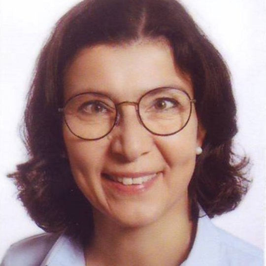 Stilla Bayerschmidt, Anmeldung & Assistenz